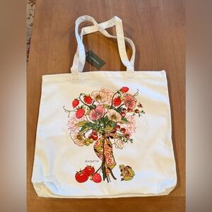Vera Bradley Woodlark 16” tote bag white canvas floral bouquet No. 4 $25 new